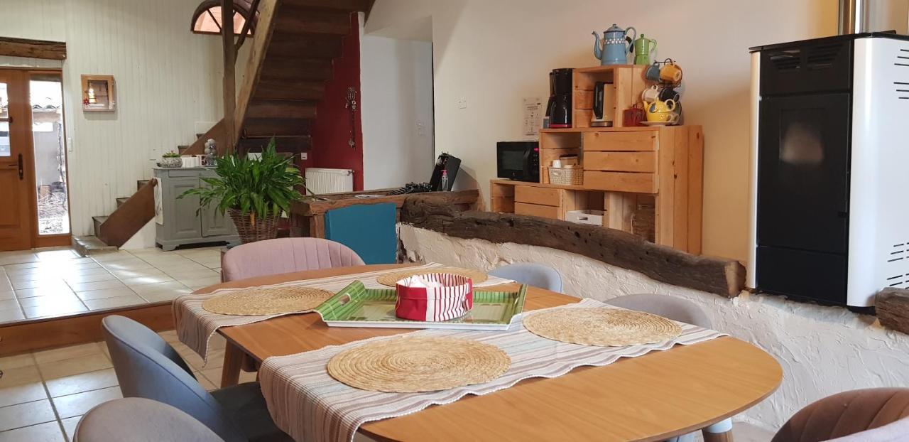 Bed and Breakfast La Parenthese Du Crieu-Valfred La Tour-du-Crieu Exterior foto